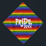 Bandana Clásico orgullo de rayas arcoiris 2023<br><div class="desc">Este bandana presenta un arcoiris clásico. El texto,  'PRIDE 20xx',  se puede personalizar.</div>