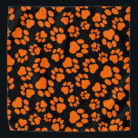 Bandana de impresión de hojas de Naranja y negro<br><div class="desc">¡Esta bandana es perfecta para Halloween o el Gran Juego!</div>