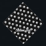 Bandana del patrón de trazas de mascota<br><div class="desc">Patas animales. Patrón sin foco. Color de fondo personalizado. texto personalizado.</div>