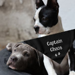 Bandana Dibujo de texto diverso pinta blanco negro reversi<br><div class="desc">Un apodo lindo,  gracioso,  mascota...  ¡por tu Capitán Caos! Se puede personalizar el texto y/o el nombre del mascota editando el estilo de fuente,  el tamaño o el color. Un gran regalo para cualquier amante de las mascotas. ¡Hay 2 tamaños disponibles!</div>