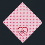 Bandana Mascota de nombres de Mascotas personalizados rosa<br><div class="desc">corazones rojos bonitos,  rotos sobre un lienzo rosa,  terminados con un gran corazón que muestra el monograma y nombre de su mascota. Los estilos,  tamaños y colores de texto se pueden cambiar mediante el menú de edición. También puede cambiar el color de fondo en el menú de edición.</div>