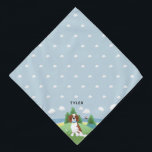 Bandana Mascota de Perros Cute y Moda Azul Español<br><div class="desc">Este lindo y moda bandana de perro tiene un adorable personalizado de perro espaniel con colinas verdes,  un cielo azul con nubes y una playa al fondo. También hay espacio para que añadas el nombre de tu perro. ¡El regalo perfecto para cualquier perro o cachorro nuevo!</div>