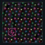 Bandana Monograma sobre pintura animal colorida sobre negr<br><div class="desc">Muestra cuánto amas a los animales con este tierno y colorido bandana con patas. También se ve impresionante con un fondo blanco. ¡Apuesto a que su mascota lucirá adorable viéndolo!</div>