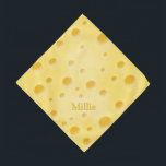 Bandana Nombre e ID del Mascota personalizado de queso sui<br><div class="desc">Este fantástico diseño presenta un queso suizo realista y cremoso que puede personalizarse con el nombre de su mascota. El otro extremo de la bandana puede dejarse tal como está o usted puede agregar a su mascota contactos en casa y veterinarios, condiciones médicas y otros hechos que desea que la...</div>