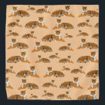 Bandana Patrón animal de tigre de jungla<br><div class="desc">Un tigre lindo con un fondo de color naranja claro. Un diseño adorable para todo aquel que ame los animales de la jungla, gatos, temas de safari, naturaleza y patrones animales salvajes. Un regalo perfecto para niños y adultos. Decoración ideal para una ducha de bebé, presente para un cumpleaños, para...</div>