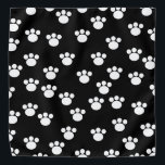 Bandana Patrón de impresión de pata animal en blanco y neg<br><div class="desc">Patrón de impresión en blanco sobre fondo negro.</div>