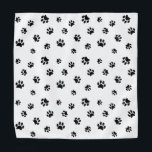 Bandana Patrón de impresión de pintura negra<br><div class="desc">Muestra cuánto amas a los animales con esta tibia bandana con estampado de pata negra. También se ve impresionante con otros fondos más ligeros. ¡Apuesto a que su mascota lucirá adorable viéndolo!</div>