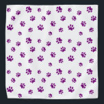 Bandana Patrón de impresión de púrpura<br><div class="desc">Muestra cuánto amas a los animales con esta tibia bandana con estampado de pata morada. También se ve impresionante con otros antecedentes. ¡Apuesto a que su mascota lucirá adorable viéndolo!</div>