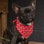 Bandana Purpurina de oro lindo pinta impresiones Mascota r<br><div class="desc">Esta adorable bandana para mascotas presenta un lindo patrón de purpurina de oro falso pintado en un fondo rojo. ¡Hace un Navidad excelente o un regalo de vacaciones para su mascota!</div>