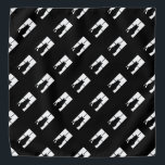 Bandana Ventana Pulso de gato negro para Personalizar una<br><div class="desc">Para los amantes de los gatos, una escena de gatos negros en la ventana en la que también puedes aplicar tu propia elección de decoración de color si lo deseas. Cambie fácilmente el color de fondo de este diseño de gato de blanco preestablecido a cualquier color que elija en un...</div>