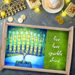 Bandeja Blue Hanukkah Menorah Live Love Sparkle Shine<br><div class="desc">"El amor vivo brilla". Una foto de primer plano de una menorah artística brillante, colorida, azul y verde te ayuda a inaugurar las vacaciones de Hanukkah con estilo. Sienta la calidez y la alegría de la temporada de vacaciones cada vez que usas esta impresionante bandeja de madera de Hanukkah de...</div>