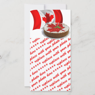 Bandera canadiense con pastel de hojas de arce cer