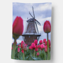 Bandera de la casa del molino de viento y tulipane