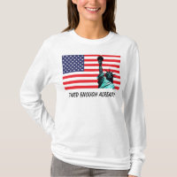 Bandera de los E.E.U.U. y estatua de las camisetas