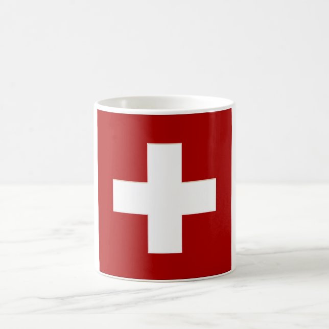 Bandera de Suiza en la taza cromada de café (Centro)
