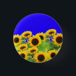 Bandera de Ucrania Colores de apoyo a botón giraso<br><div class="desc">Apoya a los botones de Ucrania - Paz - Bandera ucraniana Coloca el botón girasoles - ¡Libertad! Hagamos del mundo un lugar mejor - ¡todos juntos! Un mundo mejor comienza - depende - ¡los necesita también! Puede transferir a más de 1000 productos Zazzle. Redimensionar y mover o quitar y agregar...</div>