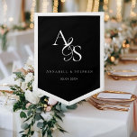 Banderín Elegante, clásico, monograma, negro blanco, Boda<br><div class="desc">Elegante,  clásico,  monograma,  negro blanco,  Boda Pennant con sus nombres y fecha.</div>