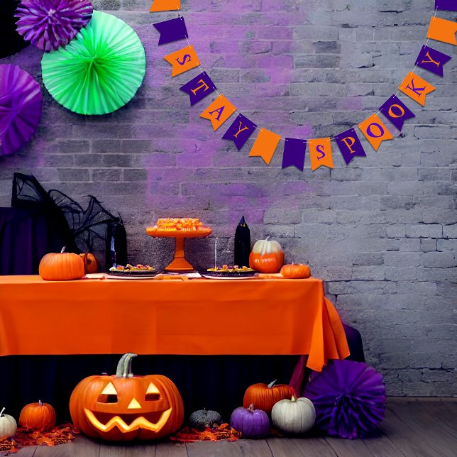 Banderines Calabazas de Halloween (Customizable Halloween Bunting Flags. "Stay Spooky" written on orange and purple background)
