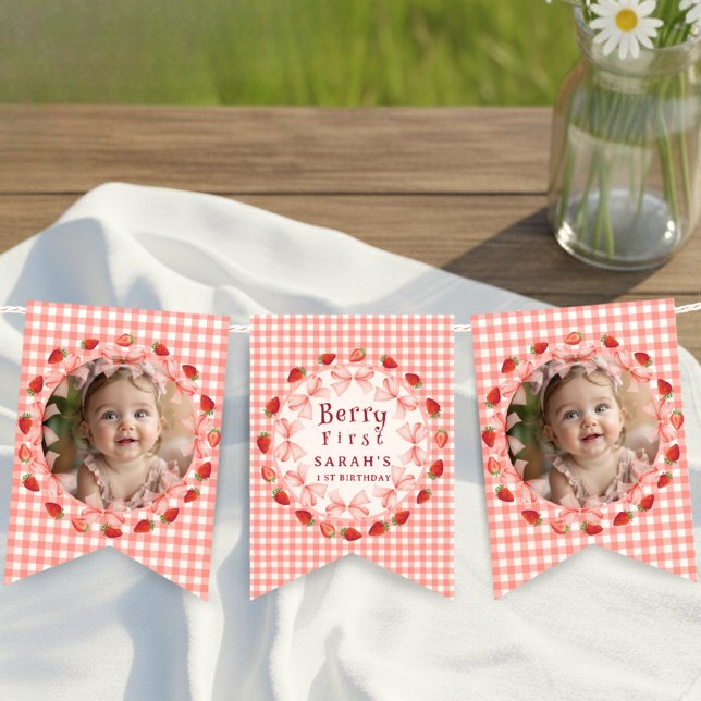 Banderines Cumpleaños de Coquette Berry Primer Cumpleaños Fot (Coquette Berry First Birthday Red Gingham Photo Bunting Flags)