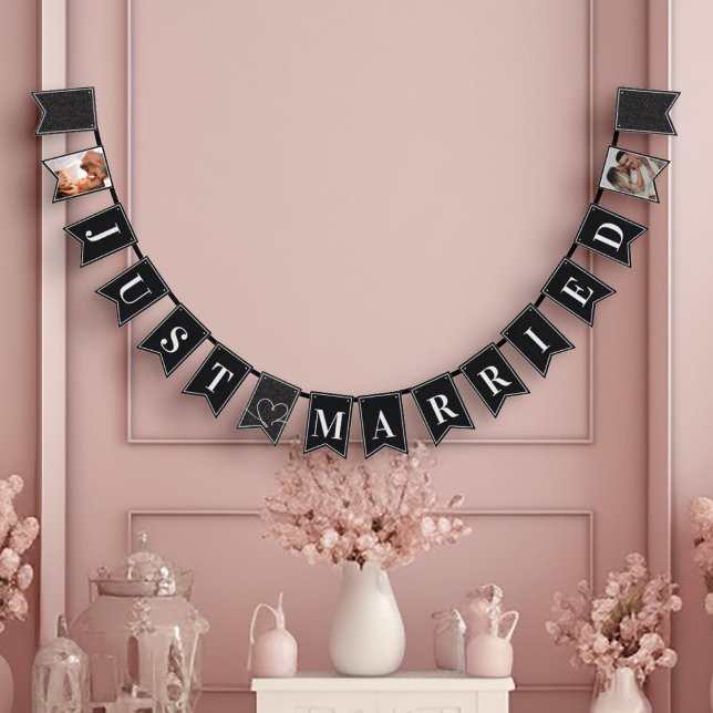 Banderines Elegante blanco y negro moderno recién casado (elegant black and white just married wedding sign with couple's photo and sparkling glitter)