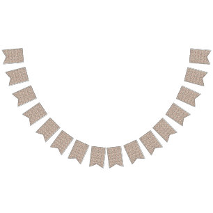 Banderines fondo negro con una parte roja, verde y azul