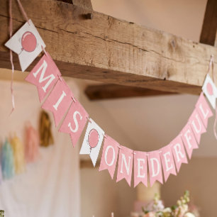Banderines Globos rosa para el primer cumpleaños de Miss Oned