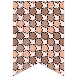 Banderines Pentágonos marrones simétricos con bordes trazados