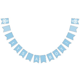 Banderines Su un empavesado náutico del azul cielo del