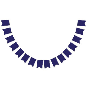 Banderines un fondo azul con un reloj