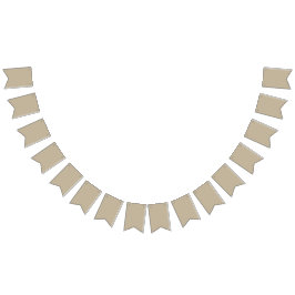 Banderines un hombre con traje y corbata parado frente a una