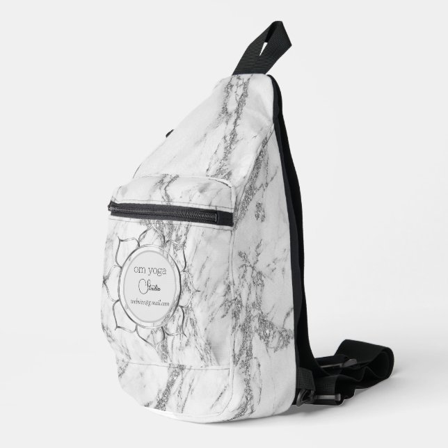 Bandolera Elegante Marca de Mármol Brillante (Esquina derecha)