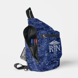 Bandolera Enfermera inscrita RN Caduceus en camo azul de la 