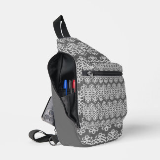 BANDOLERA GRIS CON FILAS DE LACE BLANCA