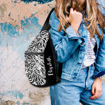 Bandolera Impresión de cebra de moda<br><div class="desc">En la parte delantera de este bolso de honda se imprime un patrón de cebra en blanco y negro de moda con tu nombre en el lateral. Crea por ti mismo o dámela como regalo.</div>