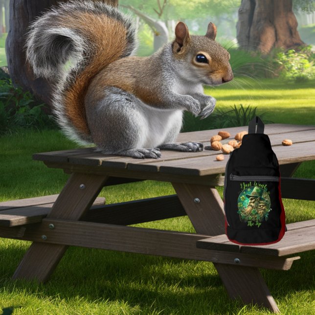 Bandolera Leprechaun Mischievado Salvando Una Pinta (Subido por el creador)