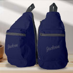Bandolera Navy BLue Nombre personalizado para hombres<br><div class="desc">La Bolsa del kit de dopp con nombre simple y azul de la marina es el epítome de la elegancia y funcionalidad, diseñada específicamente para los hombres. Su sobrio diseño azul marino, realzado por la opción de personalizar con un nombre, ofrece un toque único y sofisticado a este práctico accesorio....</div>