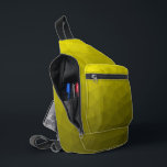 Bandolera Patrón de malla geométrica de gradiente amarillo<br><div class="desc">Patrón de malla geométrica gradiente amarillo Bolsa impresa. Bolso de accesorios de moda de Guay para todos. Malla geométrica del triángulo amarillo con diseño de gradiente oscuro de luz a oscuridad.</div>