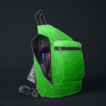 Bandolera Patrón de malla geométrica de gradiente verde clar<br><div class="desc">Patrón de malla geométrica gradiente verde claro Bolsa impresa. Bolso de accesorios de moda de Guay para todos. Malla geométrica triangular con diseño de gradiente oscuro verde claro a oscuro.</div>