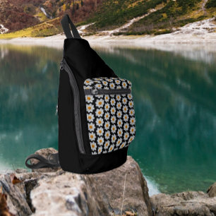 Bandolera Patrón floral de Dahlia blanca en negro