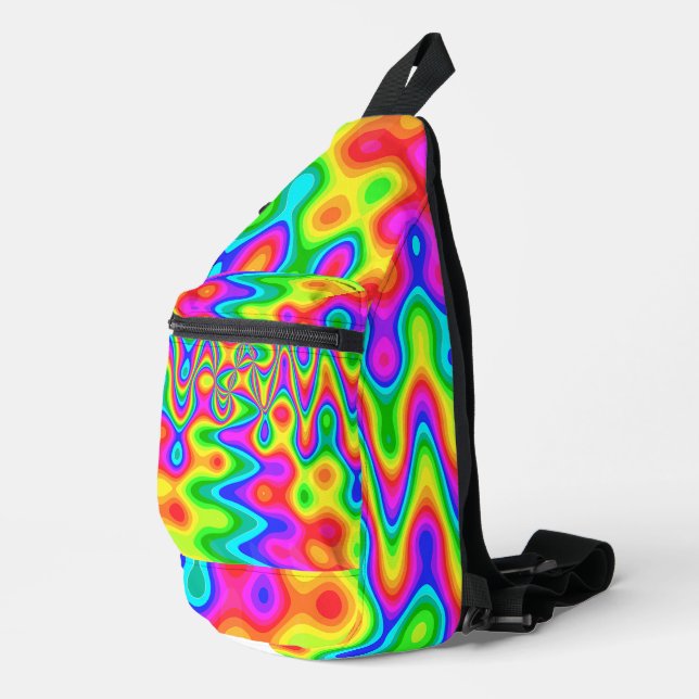 Bandolera Psychedelic Sling Backpack with Neon Swirl Pattern (Esquina derecha)