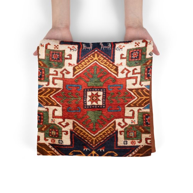 Baño de alfombras orientales de colores antiguos (Subido por el creador)