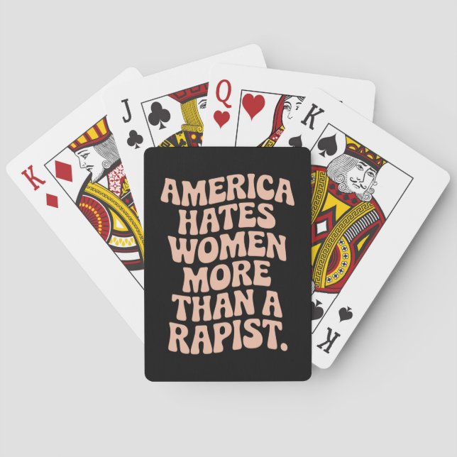 Baraja De Cartas Activista feminista anti-MAGA en contra de Trump (Reverso)