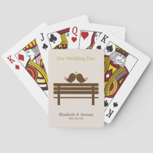 Baraja De Cartas Aves de amor verdes en el banco de parques