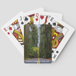 Baraja De Cartas Camino recto por el bosque de secuoya.