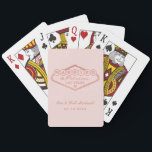 Baraja De Cartas Casado con un fabuloso Rosa Boda de oro de Las Veg<br><div class="desc">Estos originales y divertidos personalizados, "Casados en Fabulous Las Vegas", presentan un diseño de Relieve metalizado de oro rosa inspirado en el cartel de Bienvenida a Las Vegas, Nevada", junto con un texto monográfico que puede ser personalizado con el nombre de la pareja y la fecha de boda. Se puede...</div>