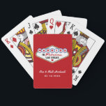 Baraja De Cartas Casado en el fabuloso Monograma del Boda Rojo de L<br><div class="desc">Estos personalizados únicos y divertidos,  "Casados en Fabulous Las Vegas",  ofrecen un monograma de los nombres de la novia y del novio,  fechas de boda y un fondo blanco. Color de diseño negro,  blanco,  rojo,  azul,  amarillo y gris.</div>
