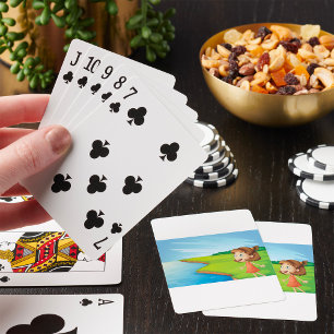 Baraja De Cartas Chica junto al paisaje natural del río