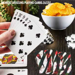 Baraja De Cartas Cruzando Bambú    