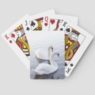Baraja De Cartas Dos cisnes nadando en un lago tranquilo
