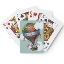 El globo del aire caliente con las nubes